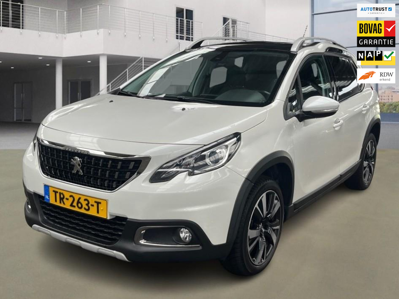 Peugeot 2008 1.2 PureTech Allure 1e Eig. 71.500 km +NAP NL-auto 2018 - voorkant