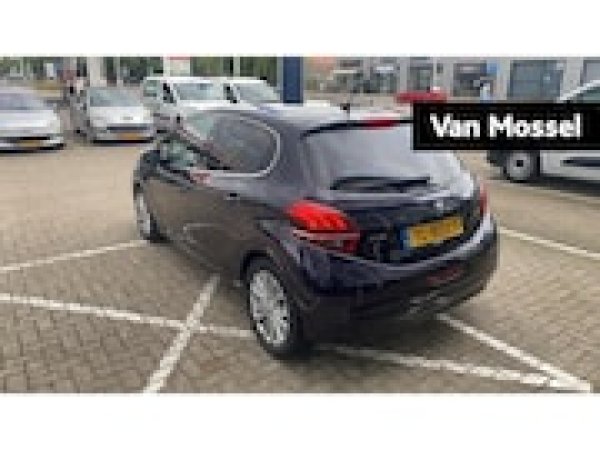 Peugeot 208 1.2 PureTech Allure 2018 - voorkant