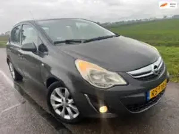 Opel Corsa 1.2-16V Cosmo 2011 - voorkant
