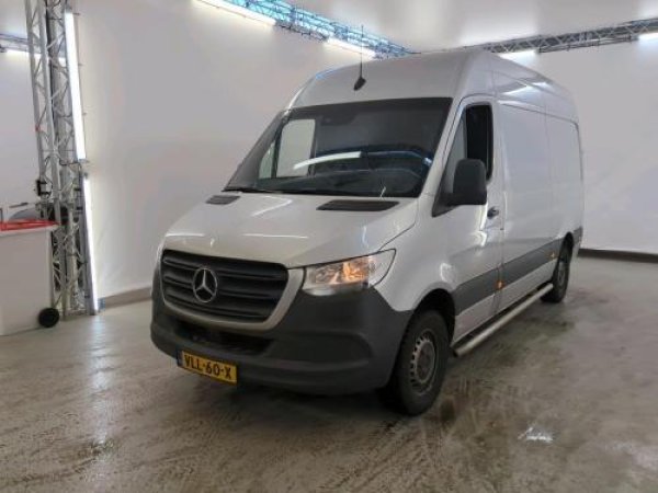 Mercedes-Benz Sprinter 311 2.2 CDI L2H2 2021 - voorkant