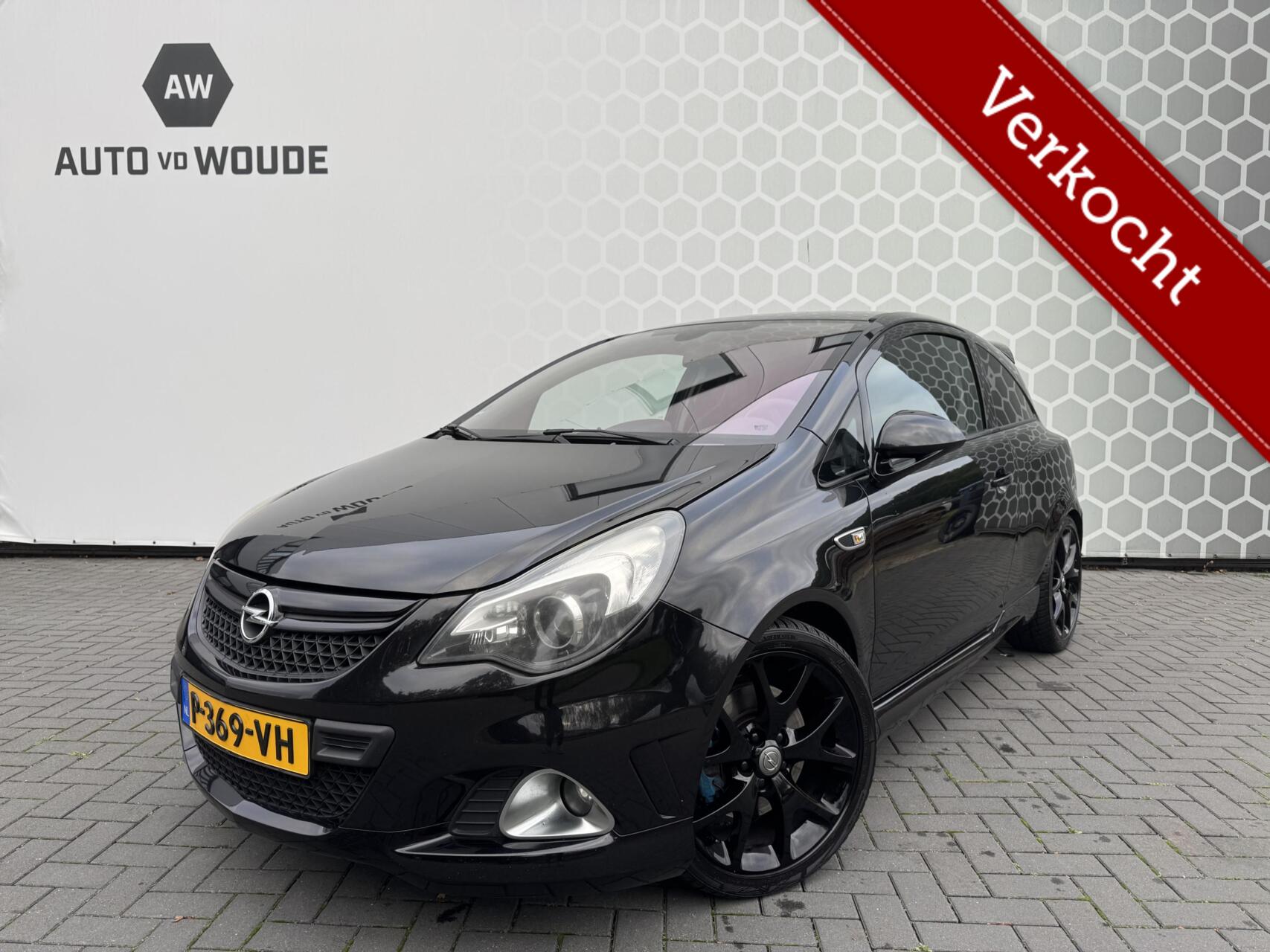 Opel Corsa 1.6-16V Turbo OPC Recaro stoelen Airco vol leder 2012 - voorkant