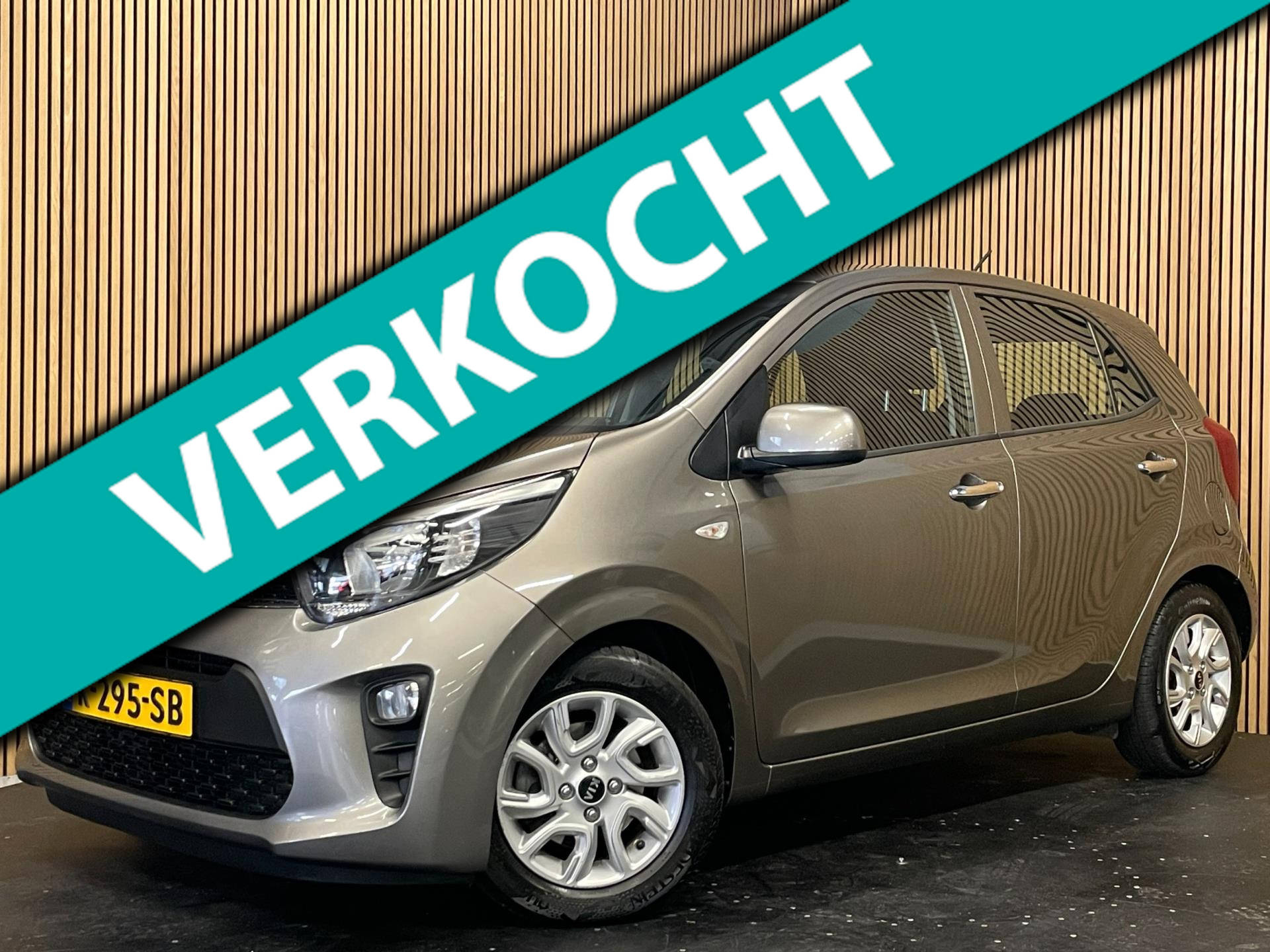 Kia Picanto 1.0 CVVT |LUXE UITVOERING|FACELIFT|CARPLAY|CAMERA|CRUISE CONTROL|NAVI|AIRCO|5-DEURS| 2017 - voorkant