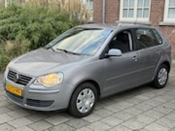 Volkswagen Polo 1.4-16V Optive 2006 - voorkant