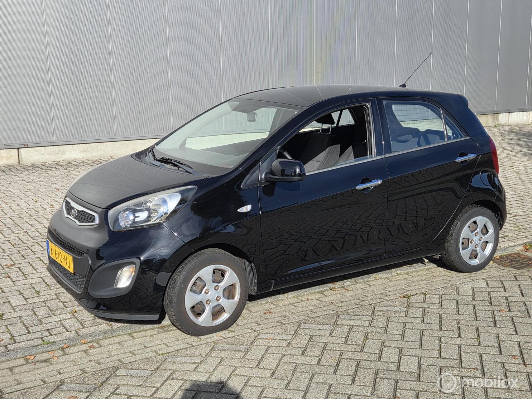 Kia Picanto 1.0 CVVT 2011 - voorkant