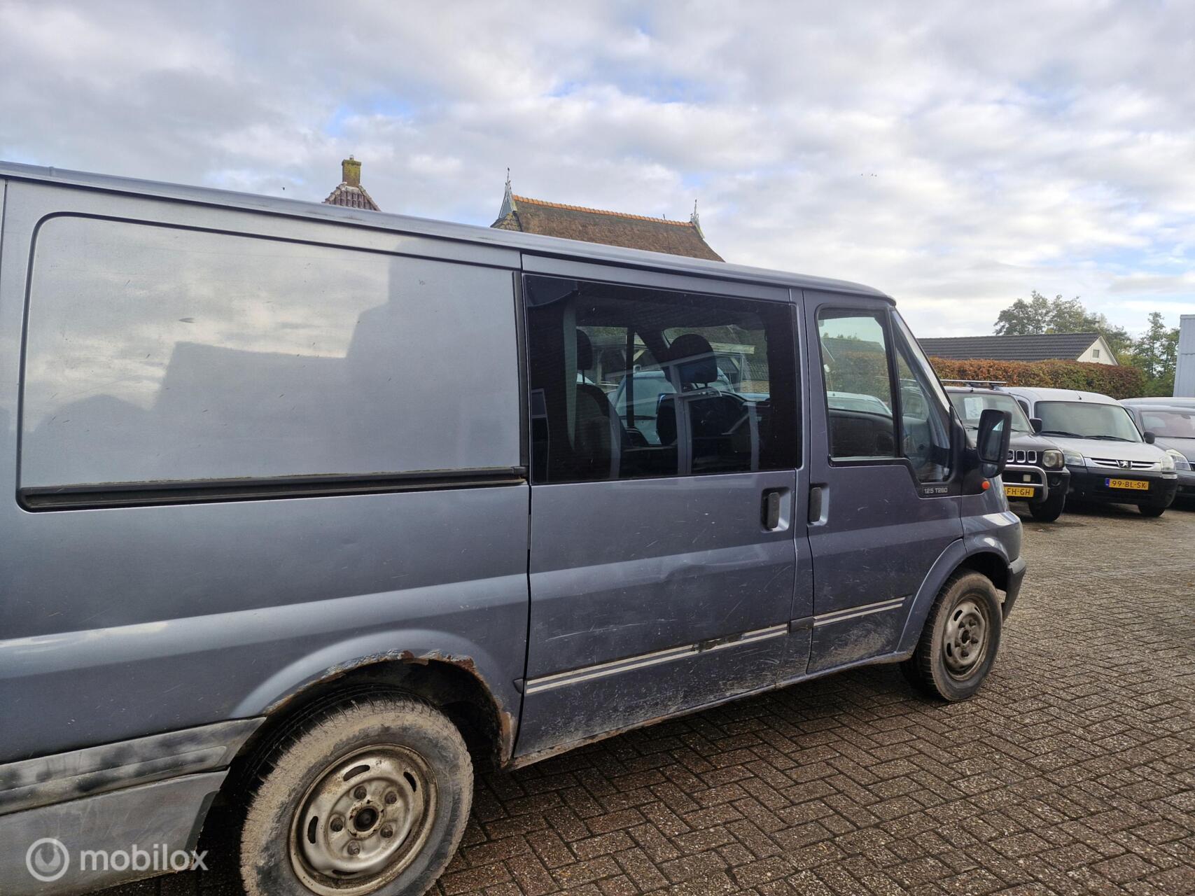 Foto van Ford Transit 260s FD DC 125 LR 4,23