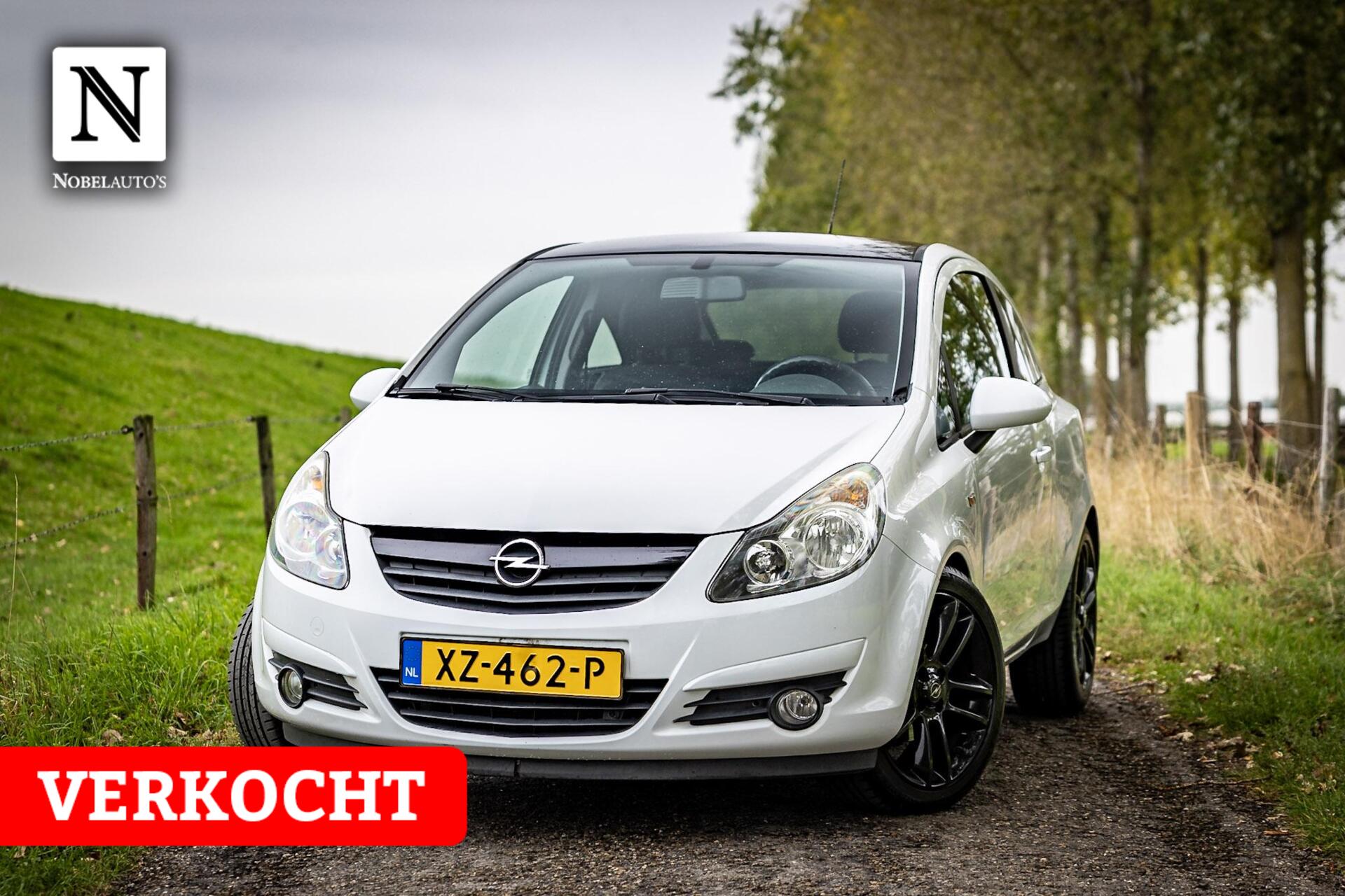 Opel Corsa 1.4-16V 2010 - voorkant