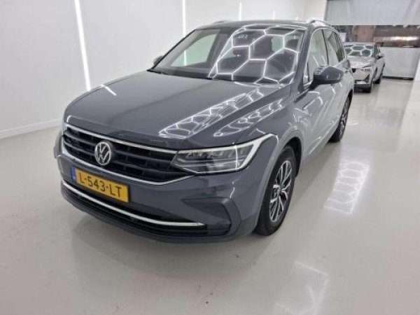 Volkswagen Tiguan 1.5 TSI Life Business 2021 - voorkant