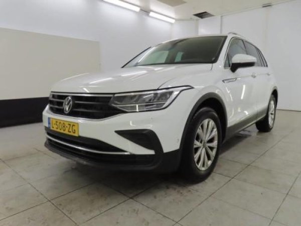Volkswagen Tiguan 1.5 TSI Life Business 2021 - voorkant
