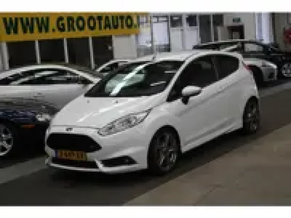 Ford Fiesta 1.6 ST2 2013 - voorkant