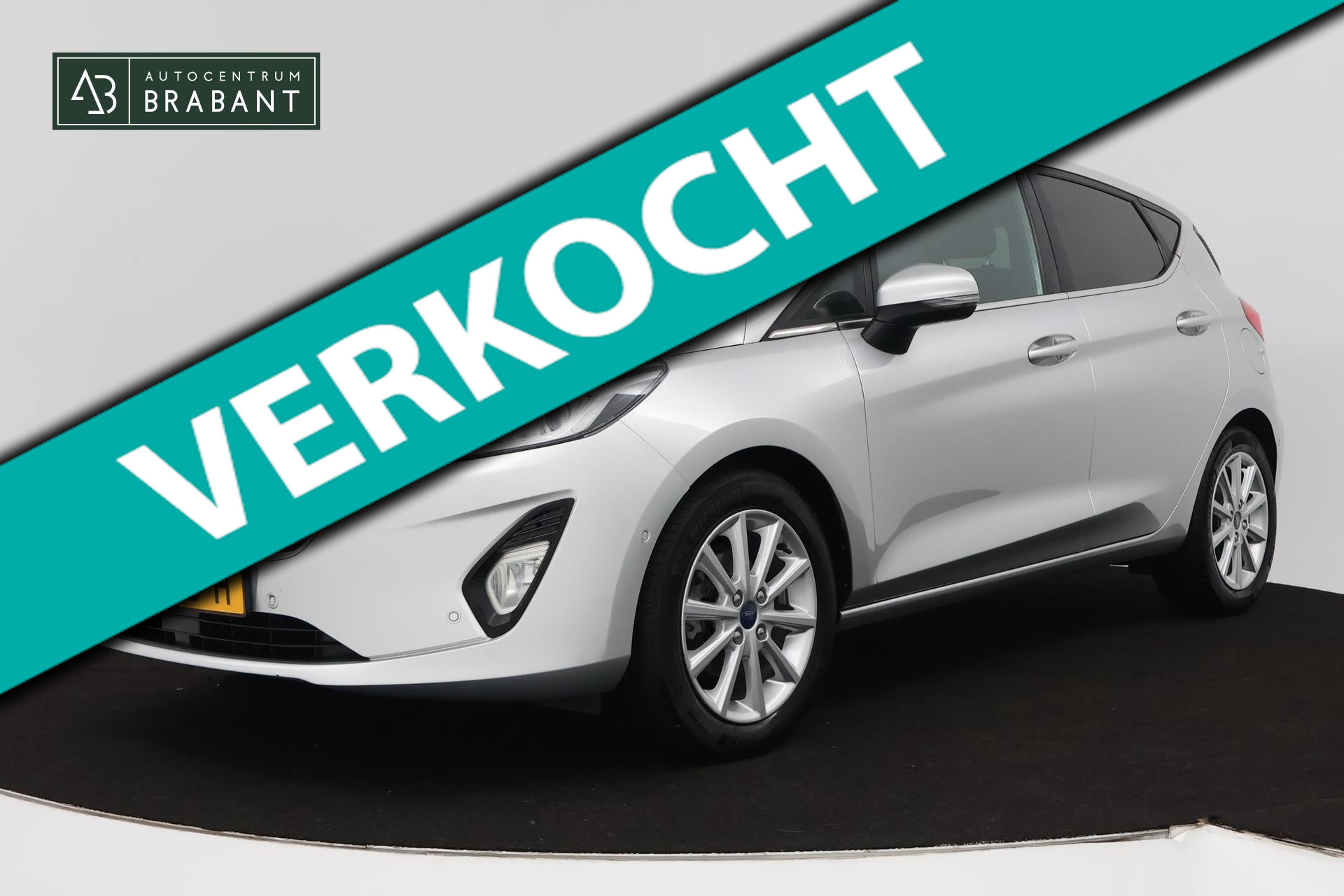 Ford Fiesta 1.0 EcoBoost Titanium Business ! AANBIEDING! (NAVI, PARKEERSENSOREN, ACHTERUITRIJCAMERA, CRUISE ADAPTIEF, NL-AUTO) 2017 - voorkant