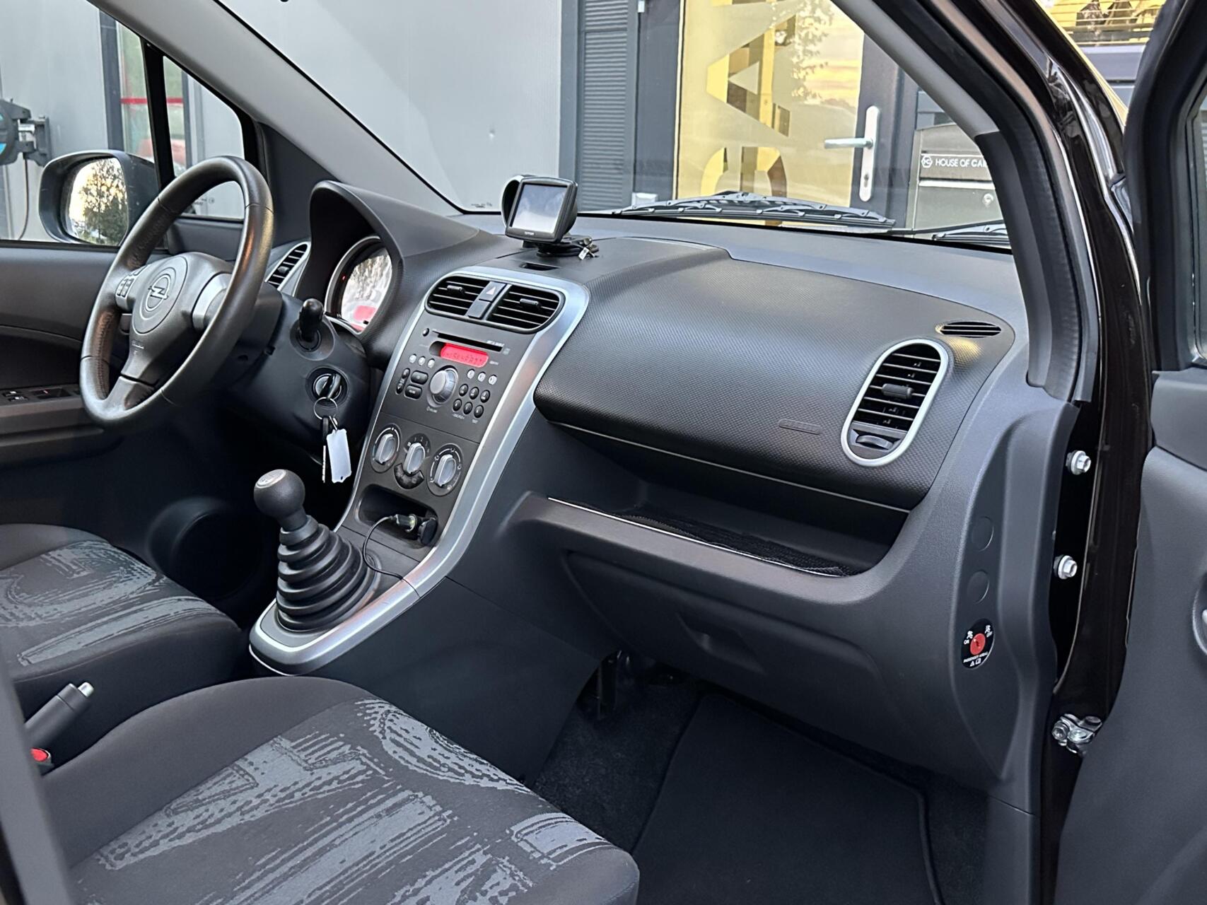 Foto van Opel Agila
