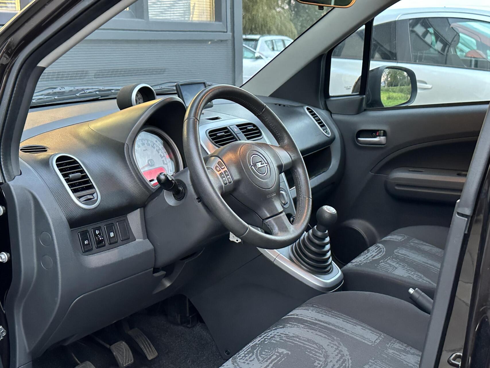 Foto van Opel Agila