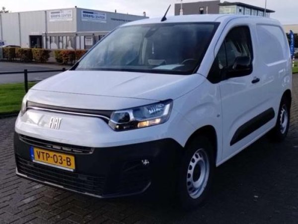 Fiat E-doblo 136 L1 2023 - voorkant