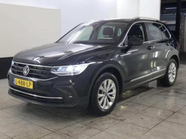 Volkswagen Tiguan 1.5 TSI Life Business 2021 - voorkant