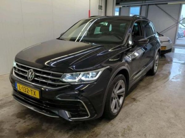 Volkswagen Tiguan 1.5 TSI R-Line 2021 - voorkant