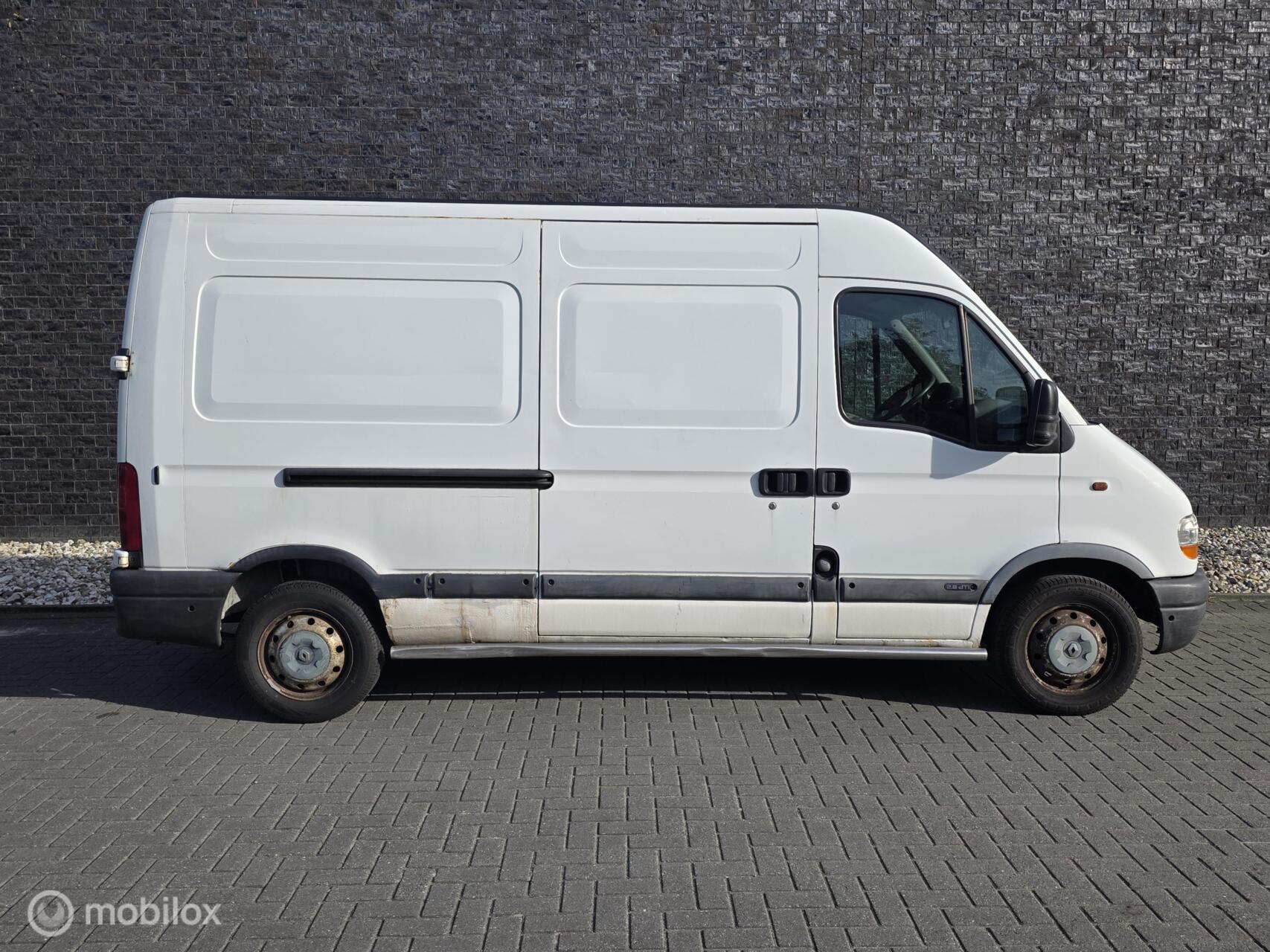 Foto van Renault Master 3.3 TD