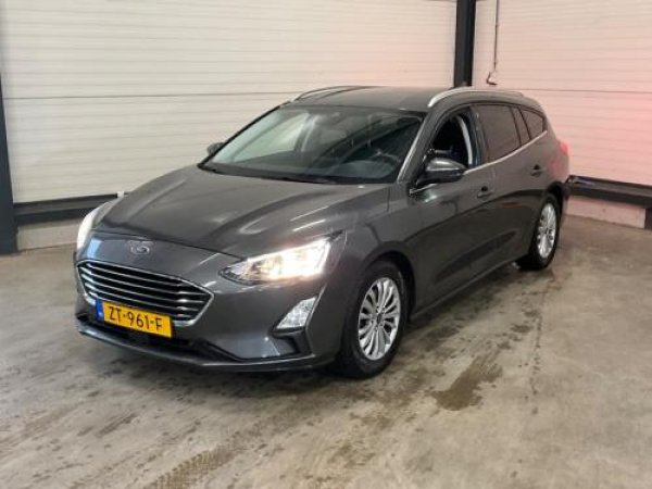 Ford Focus 1.0 EcoBoost Titanium Business 2019 - voorkant