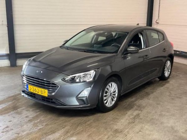Ford Focus 1.0 EcoBoost Titanium Business 2020 - voorkant