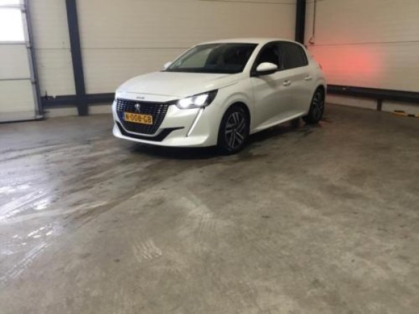Peugeot 208 1.2 PureTech Blue Lease Allure 2021 - voorkant