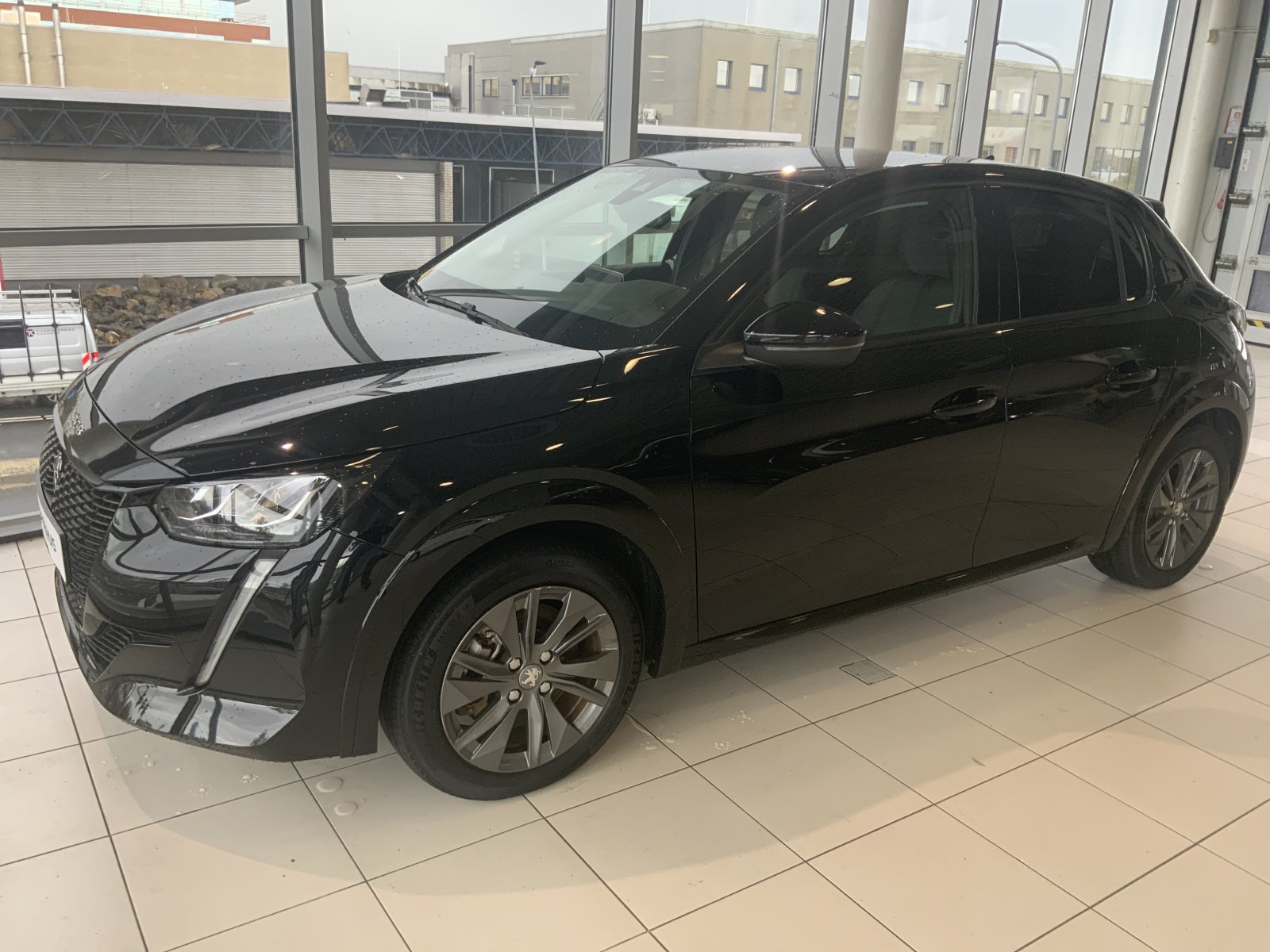 Peugeot E-208 EV Allure Pck 50 kWh 2021 - voorkant