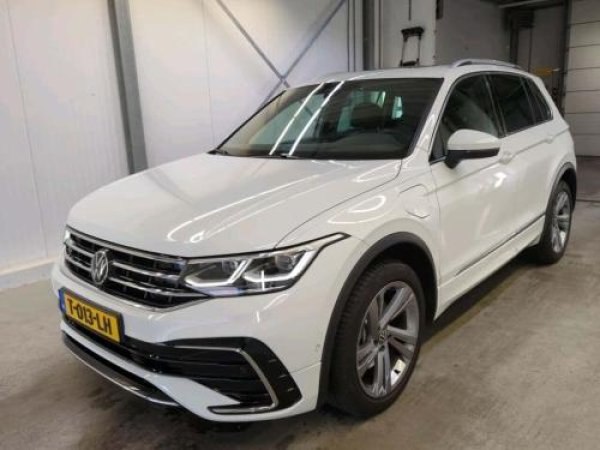 Volkswagen Tiguan 1.4 TSI eHybrid R-Line Business 2023 - voorkant