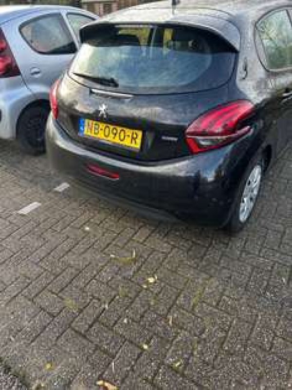 Peugeot 208 1.2 PureTech Blue Lion 2016 - voorkant