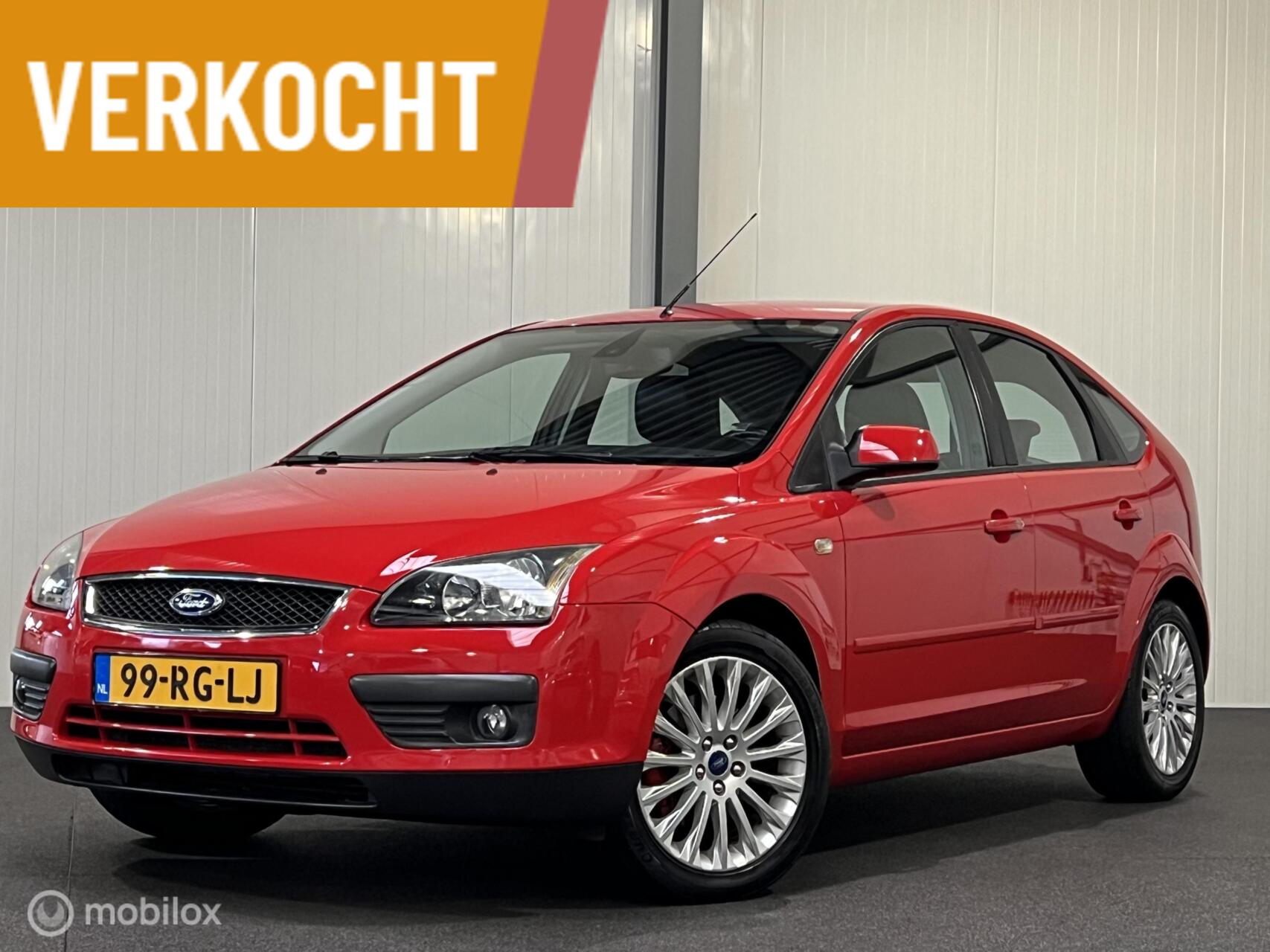 Ford Focus 2.0-16V Titanium [ NAP trekhaak cruise clima ] 2005 - voorkant