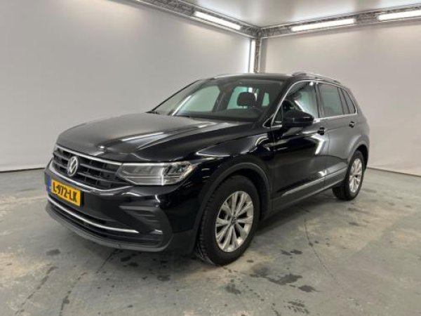 Volkswagen Tiguan 1.5 TSI Life Business 2021 - voorkant