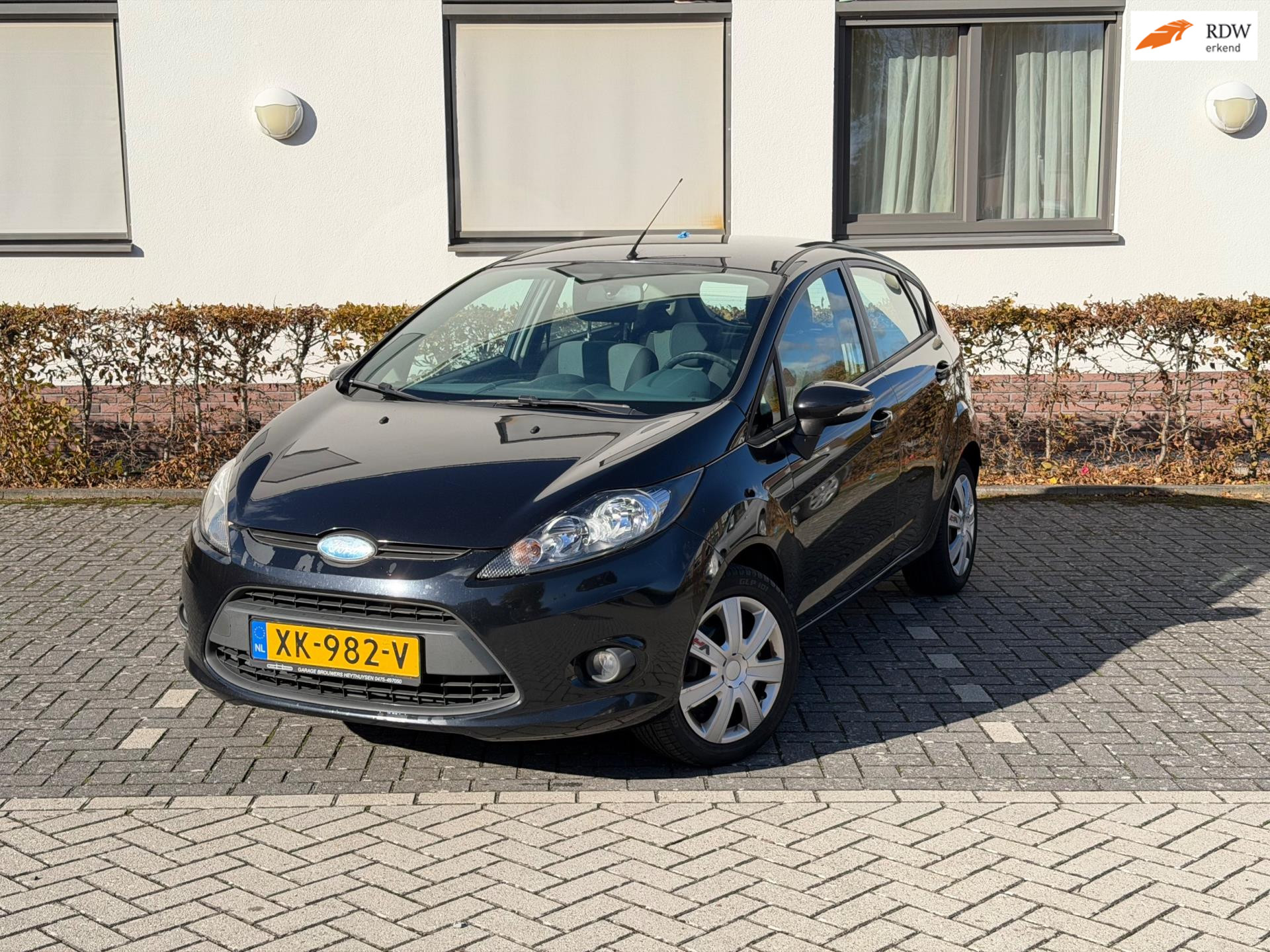 Ford Fiesta 1.25 Ghia APK AIRCO NAP 5 DEURS 2010 - voorkant