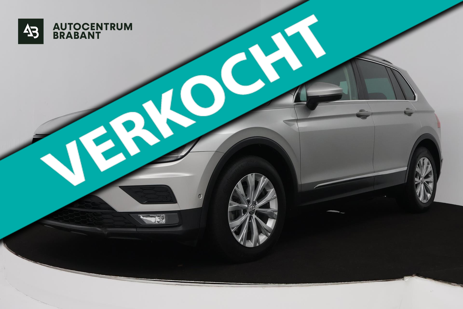 Volkswagen Tiguan 1.4 TSI ACT Comfortline Business (PANORAMADAK, ACHTERUITRIJCAMERA, NAVIGATIE, STOELVERWARMING, PARKEERSENSOREN) 2018 - voorkant