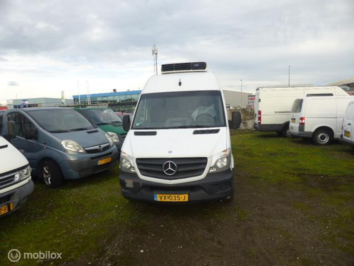 Mercedes-Benz Sprinter 513   let op motorschade 2014 - voorkant