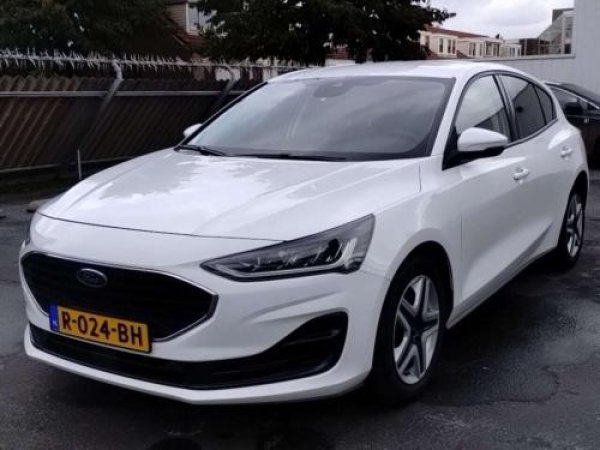 Ford Focus 1.0 EcoBoost Connected 2022 - voorkant