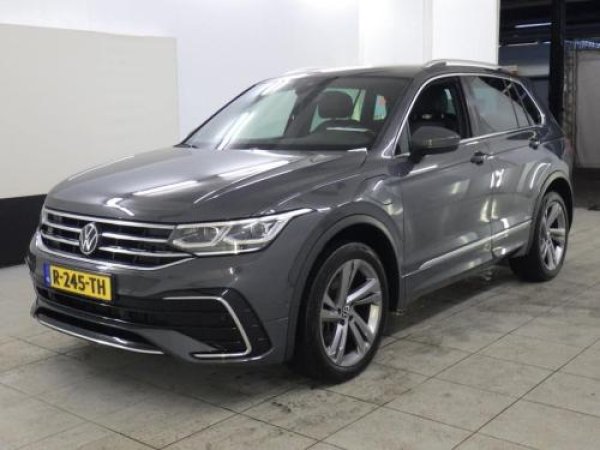 Volkswagen Tiguan 1.4 TSI eHybrid R-Line Business+ 2022 - voorkant