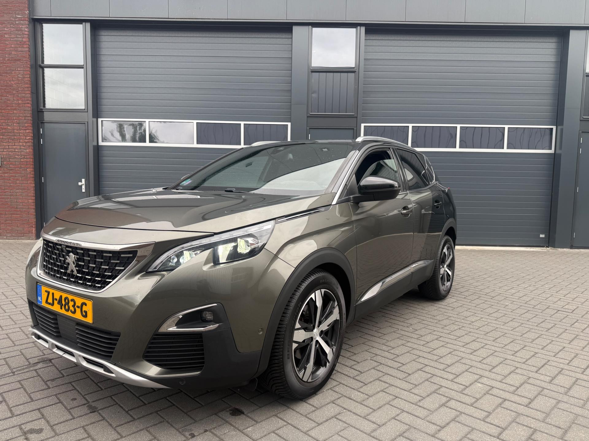 Peugeot 3008 1.2 PureTech GT Line 2017 2017 - voorkant