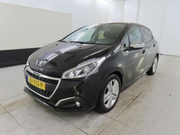 Peugeot 208 1.2 PureTech Signature 2019 - voorkant