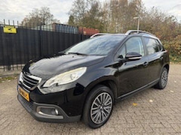 Peugeot 2008 1.2 VTi Active 2014 - voorkant
