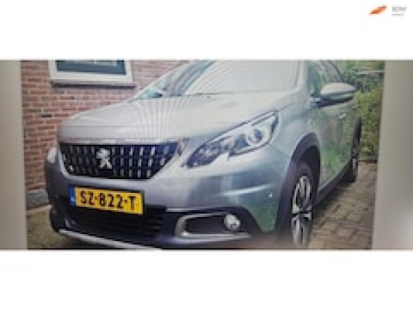 Peugeot 2008 1.2 PureTech Allure 2018 - voorkant
