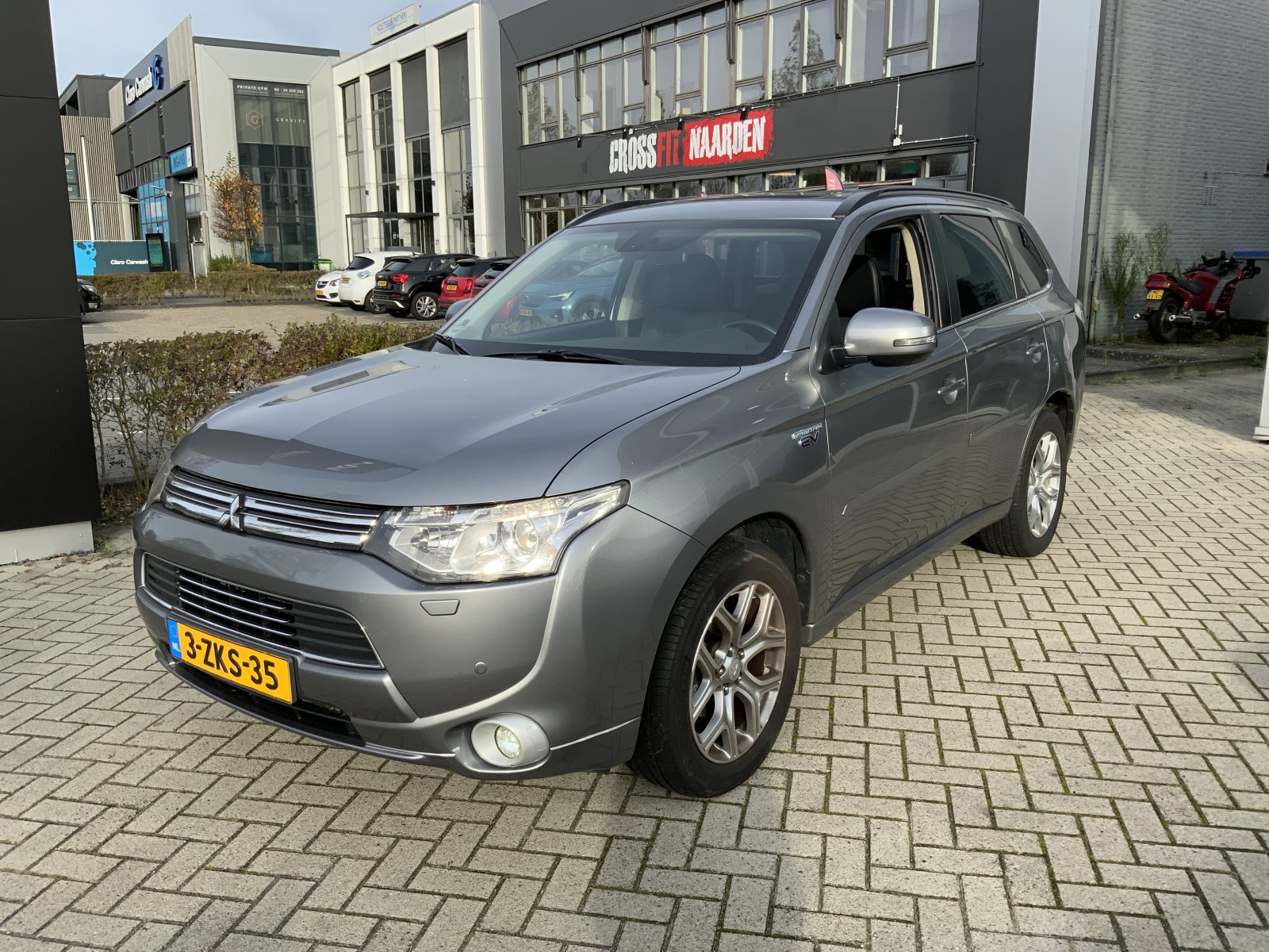 Mitsubishi Outlander 2.0 PHEV Instyle+ 2015 - voorkant