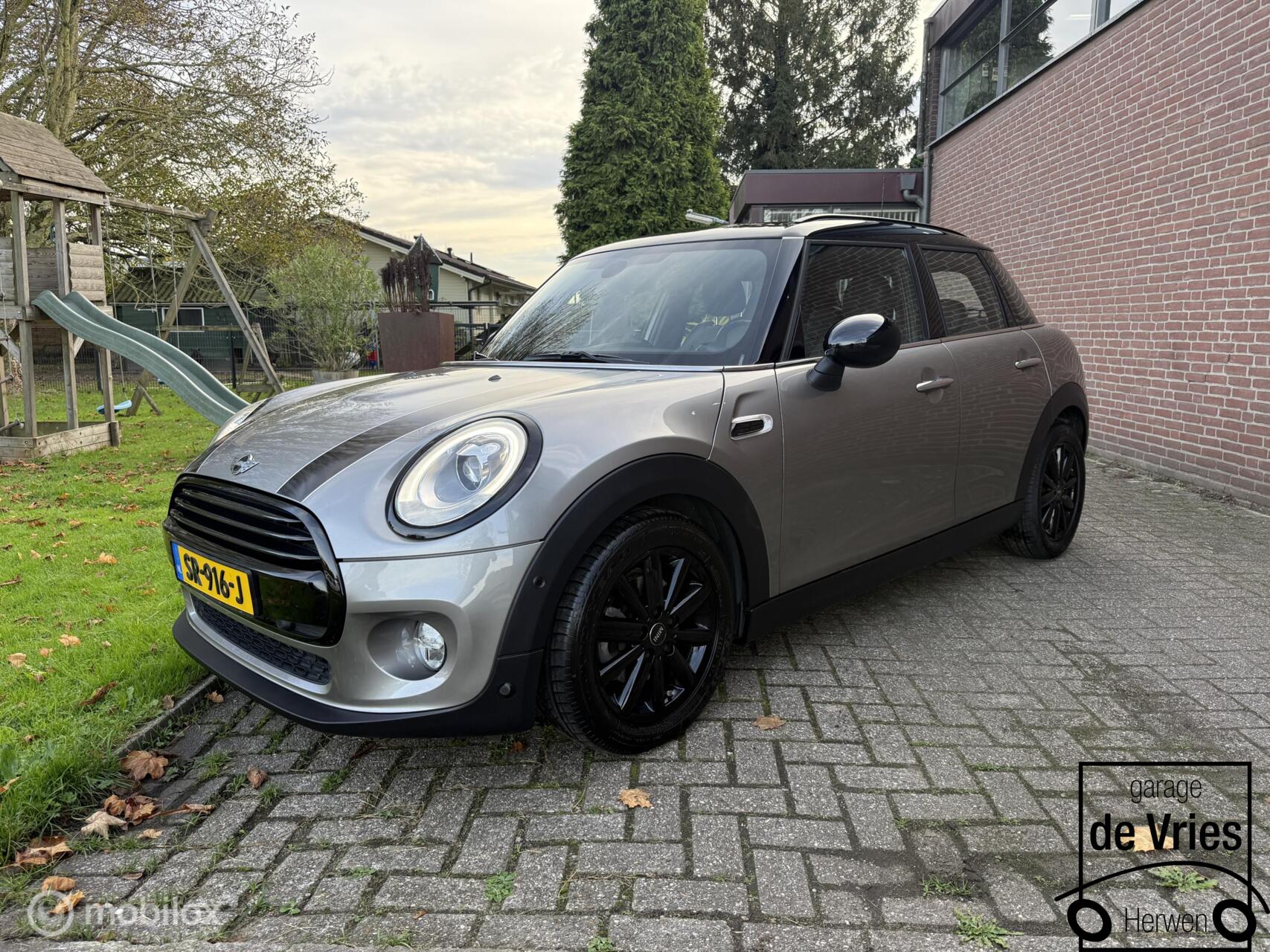Mini Cooper 1.5 Cooper Chili Business AUT! 24.000KM UNIEK! 2016 - voorkant