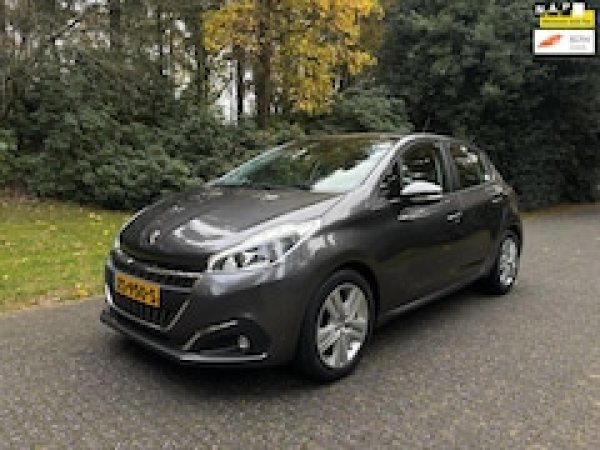 Peugeot 208 1.2 PureTech Signature 2019 - voorkant