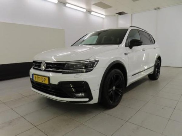 Volkswagen Tiguan 1.5 TSI Highline Business R 2020 - voorkant