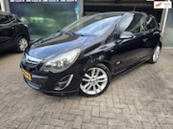Opel Corsa 1.4-16V Cosmo 2011 - voorkant