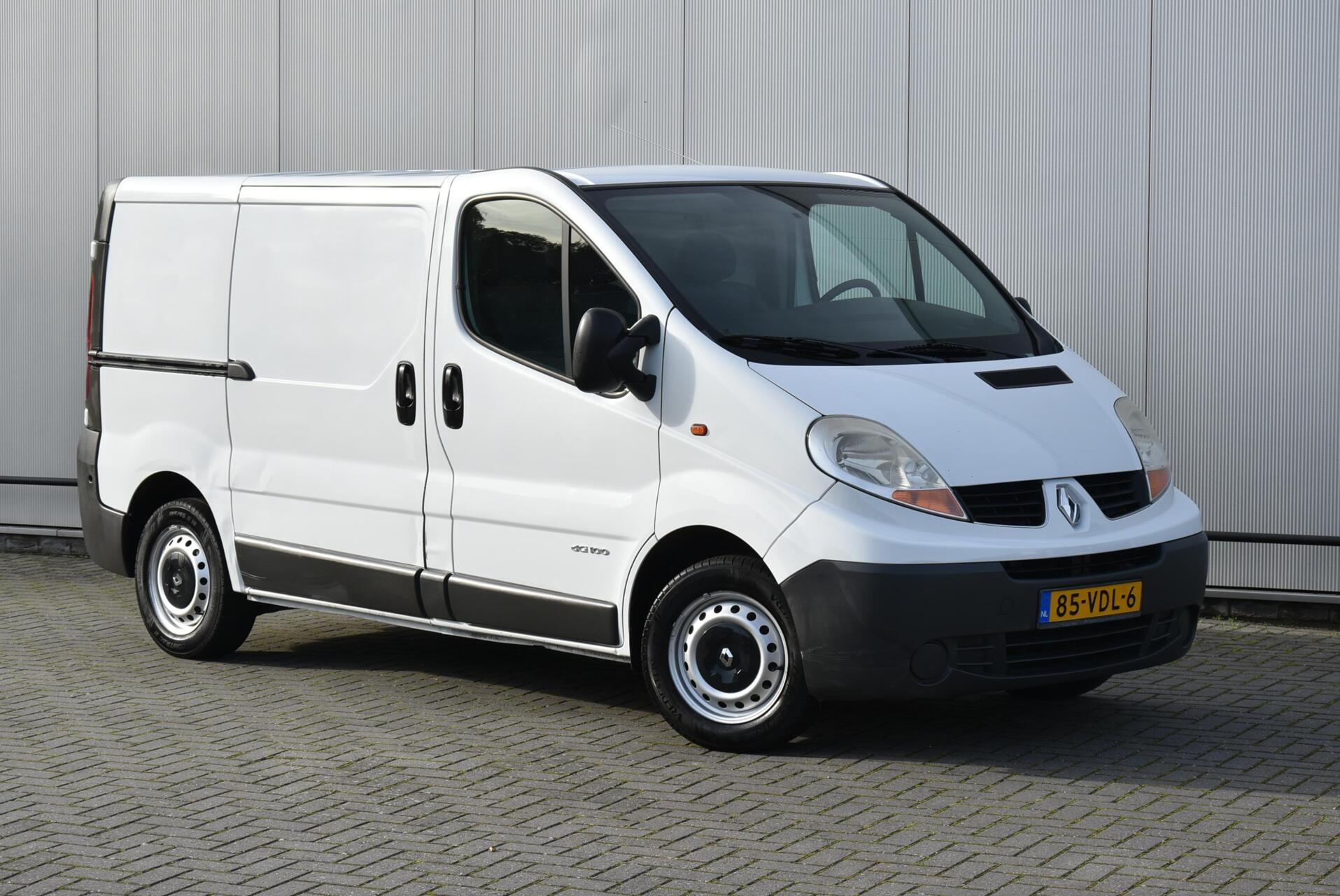 Renault Trafic 1000 L1 H1 1.9 Dci 100 1.9 dCi T27 L1H1 2007 - voorkant