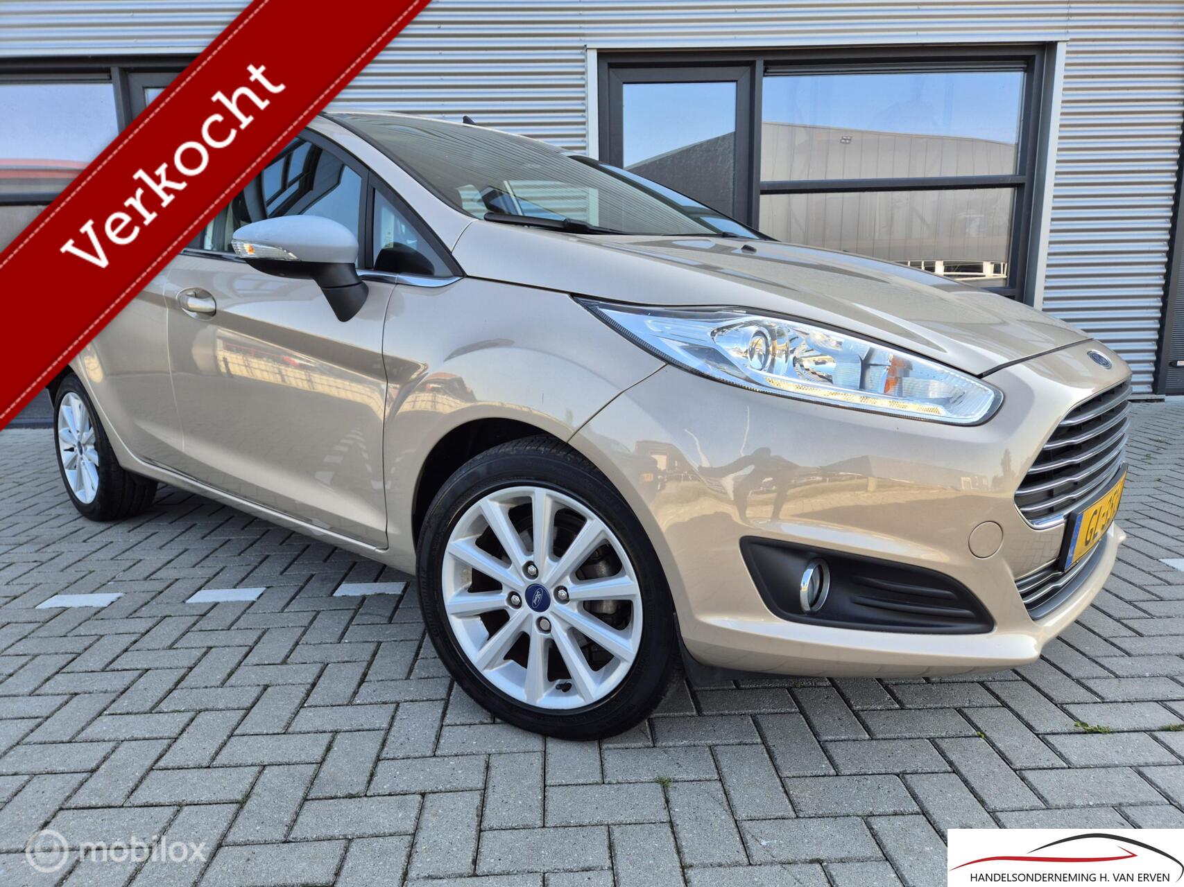 Ford Fiesta 1.0 Titanium 18000KM NAP! NAVI PDC CRUISE CLIMA 2015 - voorkant