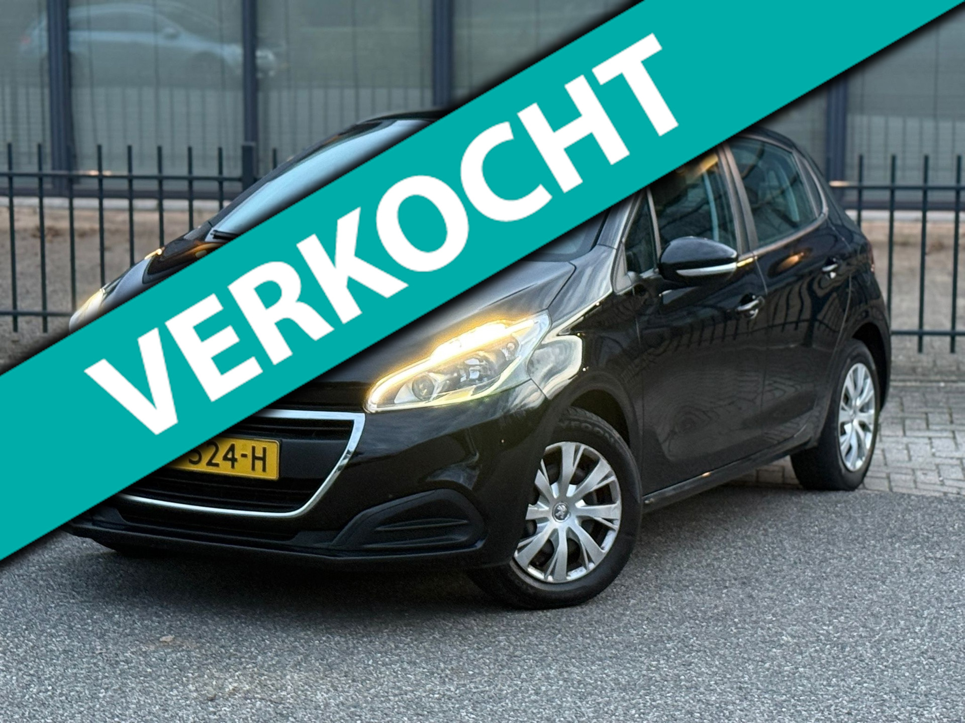 Peugeot 208 1.2 PureTech / Carplay / Nieuwe APK! / Active 2017 - voorkant