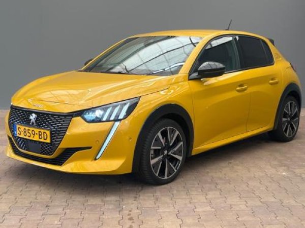 Peugeot 208 1.2 PureTech GT 2023 - voorkant