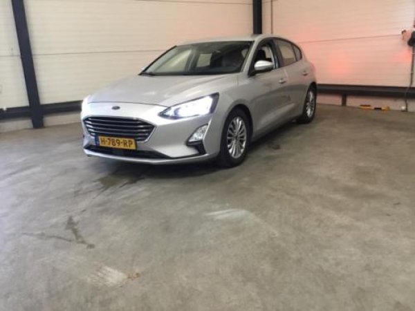 Ford Focus 1.0 EcoBoost Titanium Business 2020 - voorkant