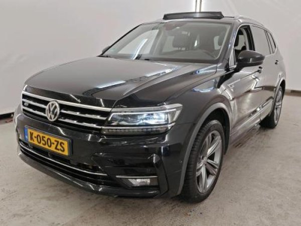 Volkswagen Tiguan 1.5 TSI Highline Business R 7p. 2020 - voorkant
