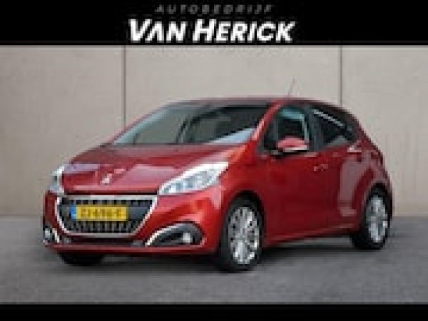 Peugeot 208 1.2 PureTech Signature 2019 - voorkant