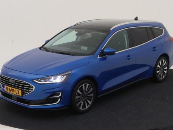 Ford Focus 1.0 EcoBoost Hybrid Titanium Vignale 2022 - voorkant